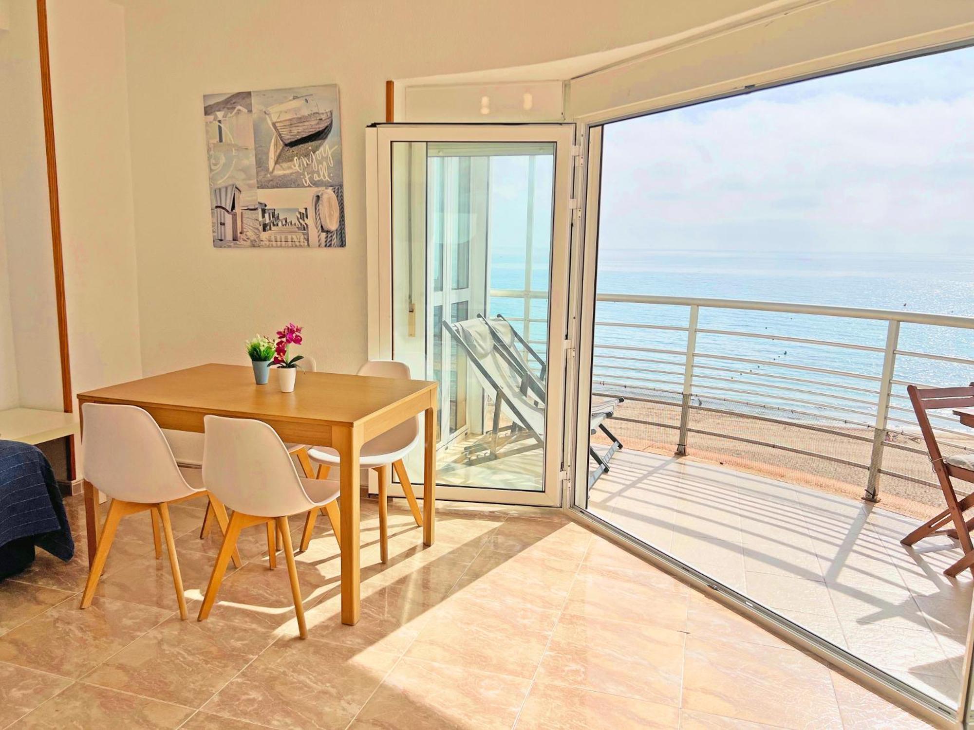 Atico Frente Al Mar 2 Terrazas Barbacoa Y Parking Sujeto A Disponibilidad *