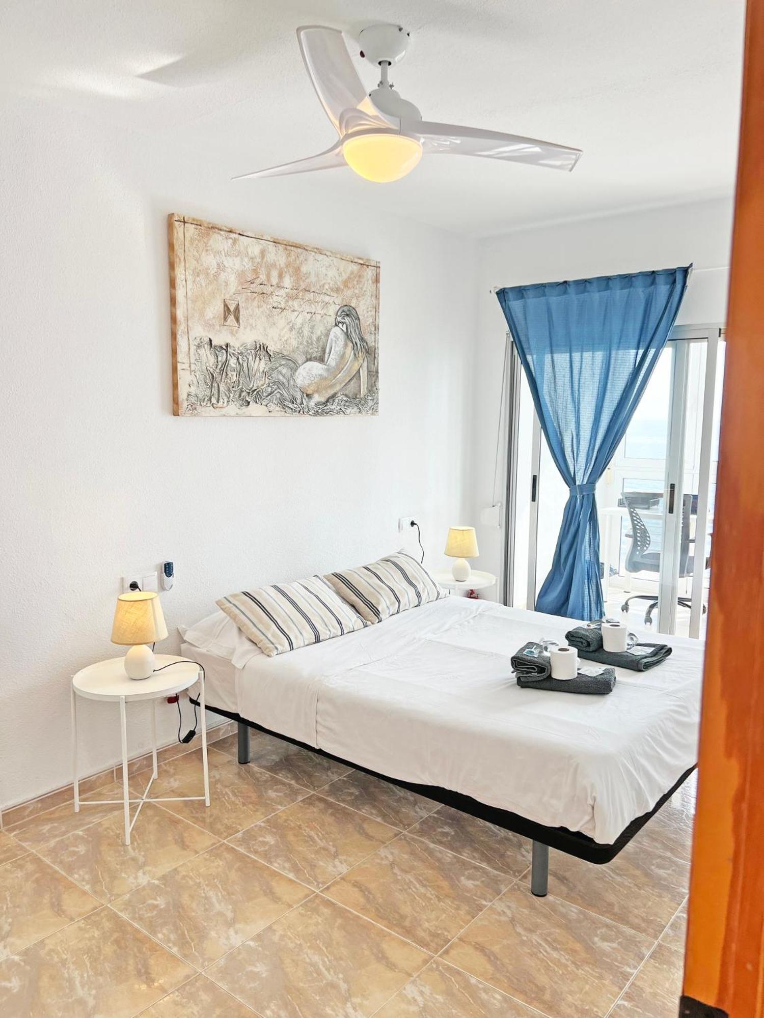 Atico Frente Al Mar 2 Terrazas Barbacoa Y Parking Sujeto A Disponibilidad Apartment El Campello