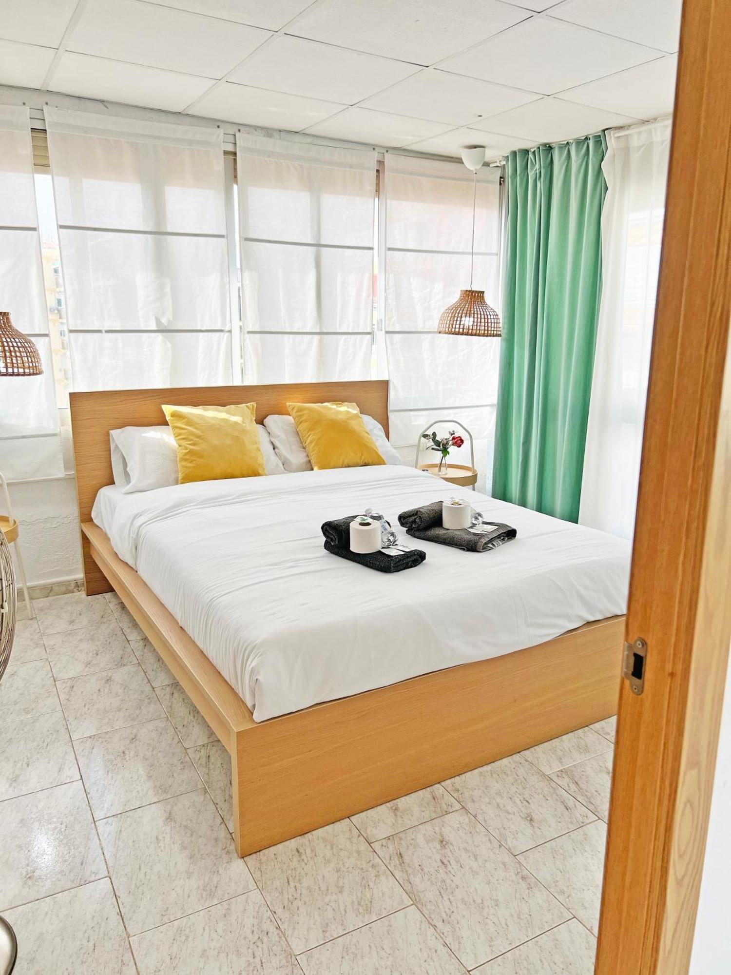 Atico Frente Al Mar 2 Terrazas Barbacoa Y Parking Sujeto A Disponibilidad Apartment *