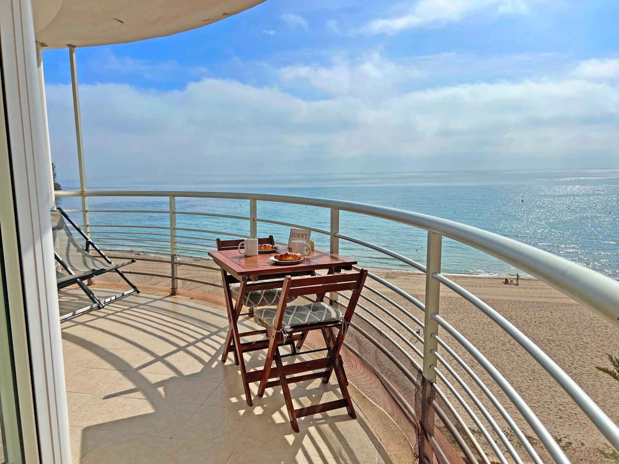 Atico Frente Al Mar 2 Terrazas Barbacoa Y Parking Sujeto A Disponibilidad Apartment El Campello